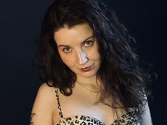 JackieByrt - female with brown hair webcam at LiveJasmin