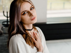 JadeCastle - blond female webcam at LiveJasmin