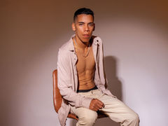 JadenBrooks - male webcam at LiveJasmin