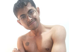 JadenTowers - male webcam at LiveJasmin
