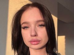 JaeMccrea - female with black hair webcam at LiveJasmin