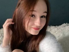 JaniceCrawford - female with brown hair and  big tits webcam at LiveJasmin