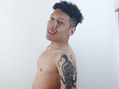 JanielAdam - male webcam at LiveJasmin