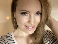 JannyJones - blond female with  big tits webcam at LiveJasmin