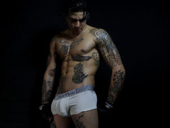 james_trece - male webcam at ImLive