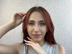 JeanettSuell - female with brown hair webcam at LiveJasmin