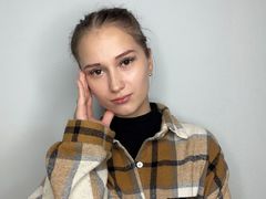 JeneLampiasi - female with brown hair webcam at LiveJasmin