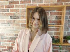 JenniferStrickla - female with brown hair webcam at LiveJasmin