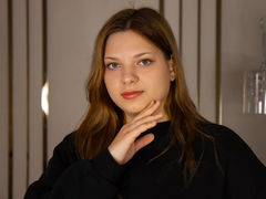 JennyTeagan - female with brown hair webcam at LiveJasmin