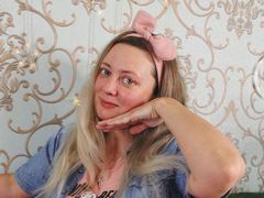 JesicaFoxi - blond female with  big tits webcam at LiveJasmin