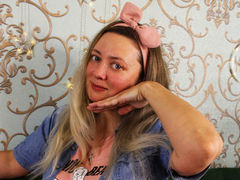 JesicaFoxi - blond female with  big tits webcam at LiveJasmin