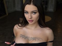 JessicaSanders - female with brown hair and  big tits webcam at LiveJasmin