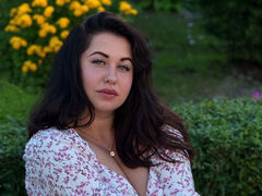 JessicaEvens - female with brown hair and  big tits webcam at LiveJasmin