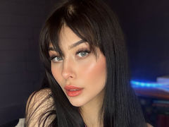 JessicaHoney - female with brown hair and  small tits webcam at LiveJasmin