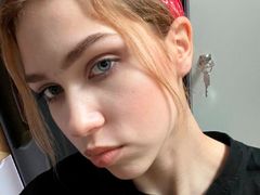 JessicaSodi - female with brown hair webcam at LiveJasmin