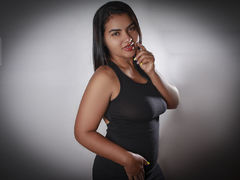 JessieRichards - female with black hair and  big tits webcam at LiveJasmin