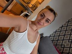 JessyeMarck - blond female webcam at LiveJasmin