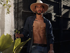 JhosuaCollins - male webcam at LiveJasmin