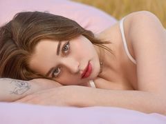 JillCooper - female with brown hair webcam at LiveJasmin