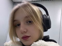 JillMoss - blond female webcam at LiveJasmin