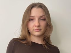 JoanneElwood from LiveJasmin