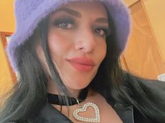 JohannaGomana - female with black hair webcam at LiveJasmin