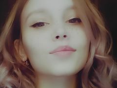 JohanneDelapaz - female with brown hair webcam at LiveJasmin