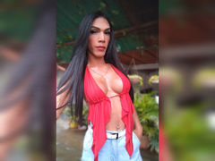 abril_spring - shemale with black hair webcam at ImLive
