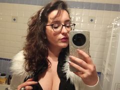 JoleneBeretta - female with brown hair and  big tits webcam at LiveJasmin