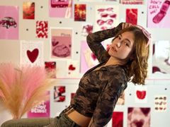 JoneBowland from LiveJasmin