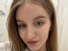 JosieFennig - female with brown hair and  small tits webcam at LiveJasmin