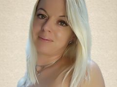 JoyDiaz - female with  small tits webcam at LiveJasmin