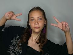 JuanaHefter - female with brown hair webcam at LiveJasmin