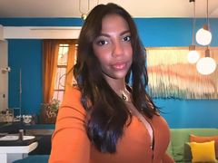 JuliTovar - female with brown hair webcam at LiveJasmin