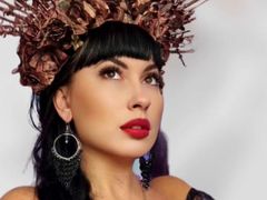 JuliaEvan - female with black hair webcam at LiveJasmin