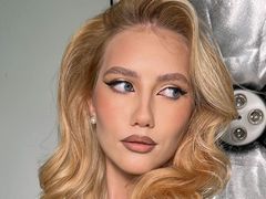 JuliaHarrison - blond female webcam at LiveJasmin