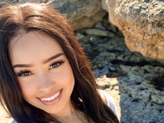 JuliannaSantos from LiveJasmin