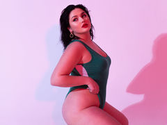 JulietSexybb - female with brown hair webcam at LiveJasmin