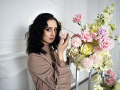 JulietMonli - blond female webcam at LiveJasmin