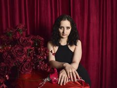 JulietMonli - blond female webcam at LiveJasmin