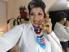 JuliaNewell - female with black hair webcam at LiveJasmin