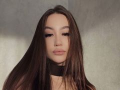 Julis - female with brown hair webcam at LiveJasmin