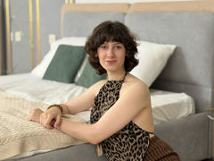 JulliMoor from LiveJasmin