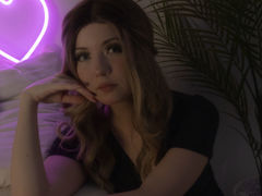 JulyArtix - female webcam at LiveJasmin