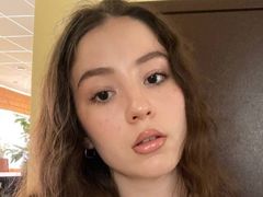 JulyLarain from LiveJasmin