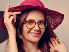 SweetJoly - blond female with  small tits webcam at LiveJasmin