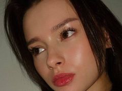 JunePlumer - female with brown hair webcam at LiveJasmin