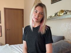 JuneRamos from LiveJasmin