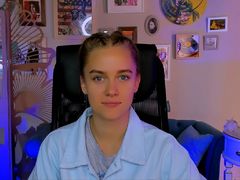 JuneWoods from LiveJasmin