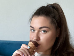 JustGloria from LiveJasmin